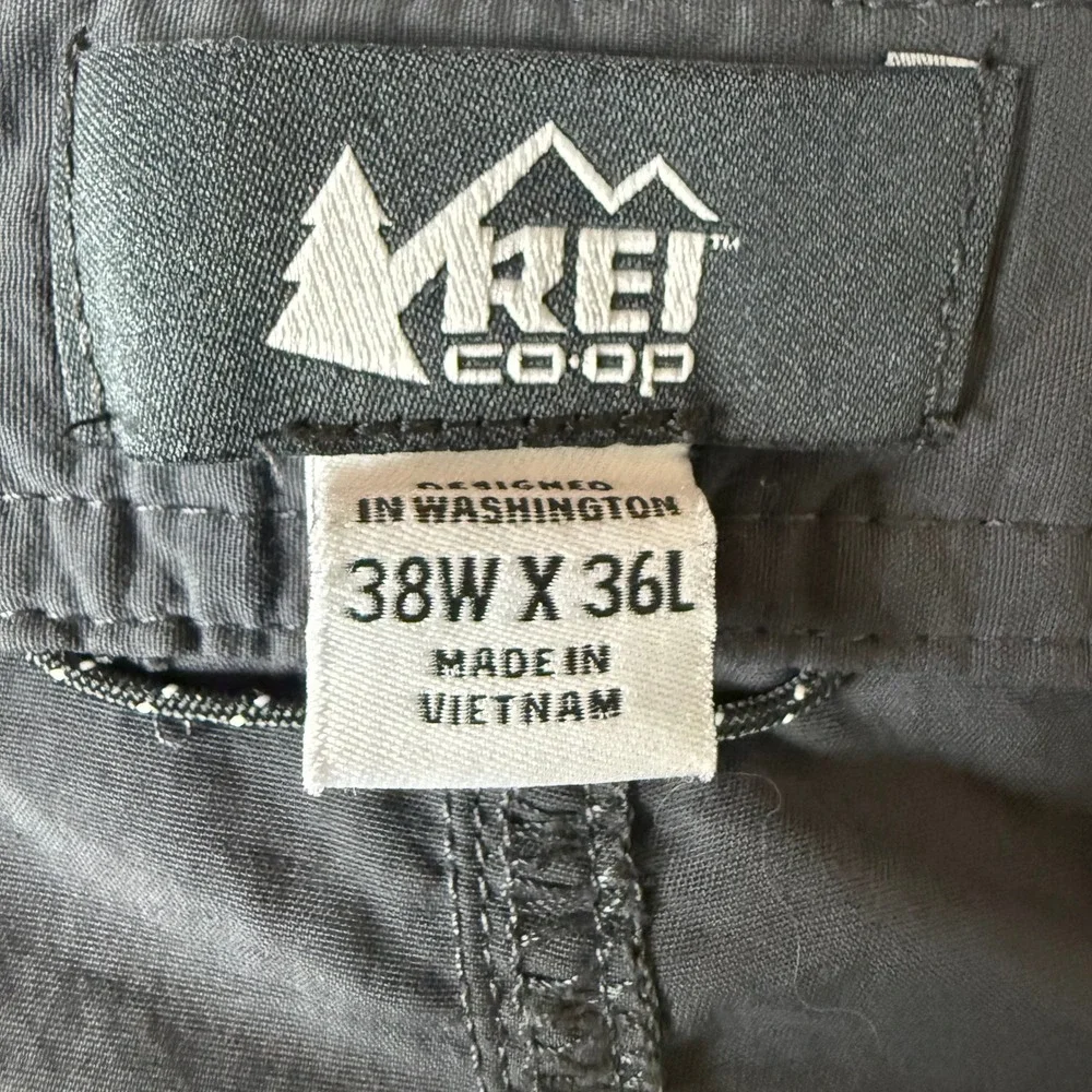 REI Pants Mens 38x36 Fits 38x34 Gray Relaxed Fit Hiking Cargo Convertible Shorts